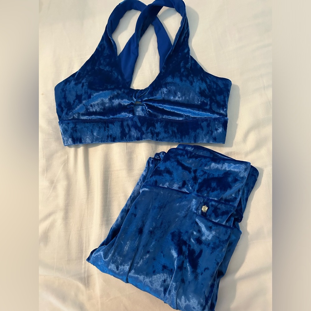 Blue velvet set